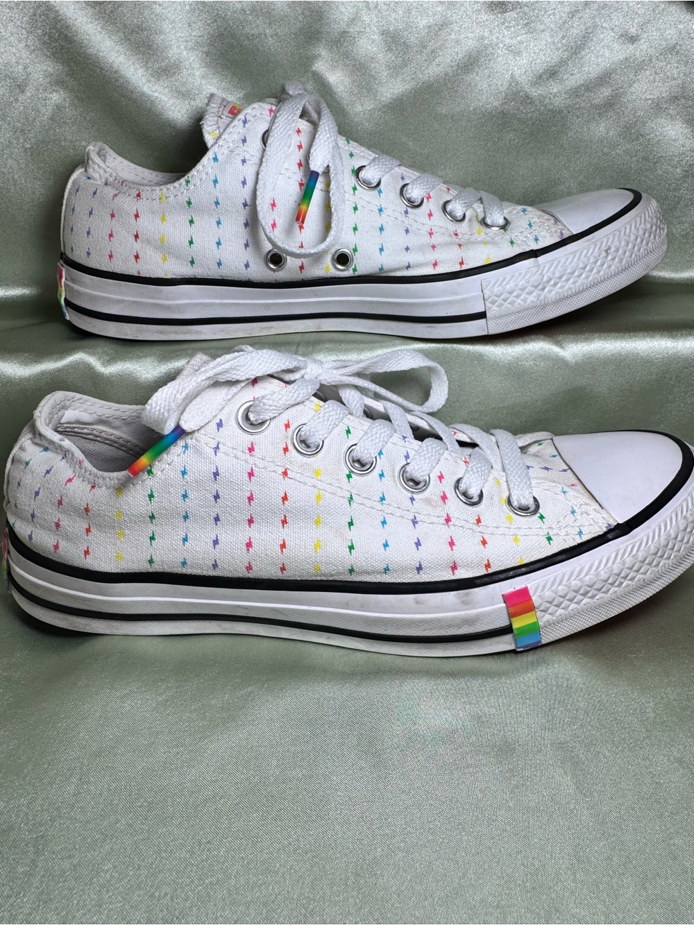 Converse Rainbow Ox Pride Chuck Taylor All Star Low Shoes 165717C Womens Size 8